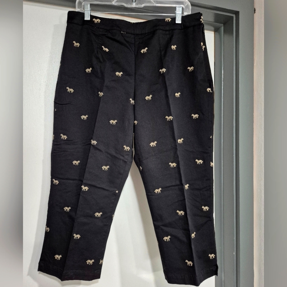 NWOT Coldwater Creek Zebra Embroidered Capris